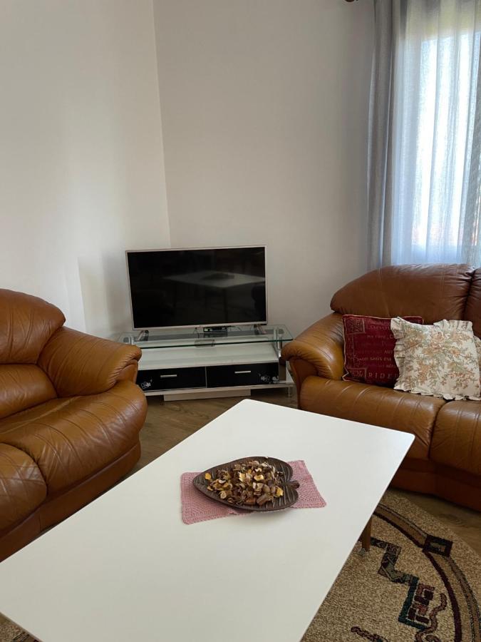 Ajla'S Home Vorë Buitenkant foto